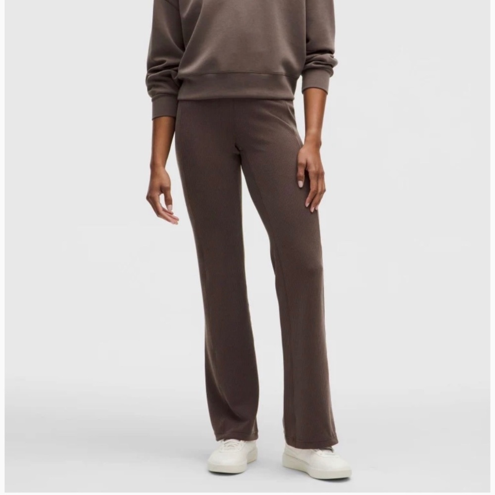 Lulu lemon- Ribbed Softstreme Flared Pant Regular